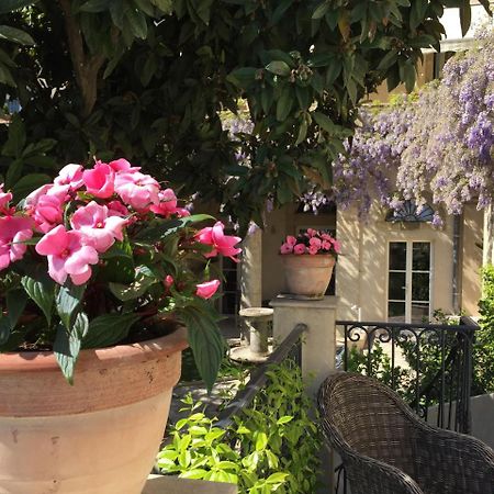 Cinq & Sept Roujan Exterior photo