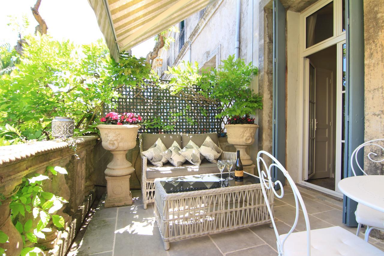 Cinq & Sept Roujan Exterior photo